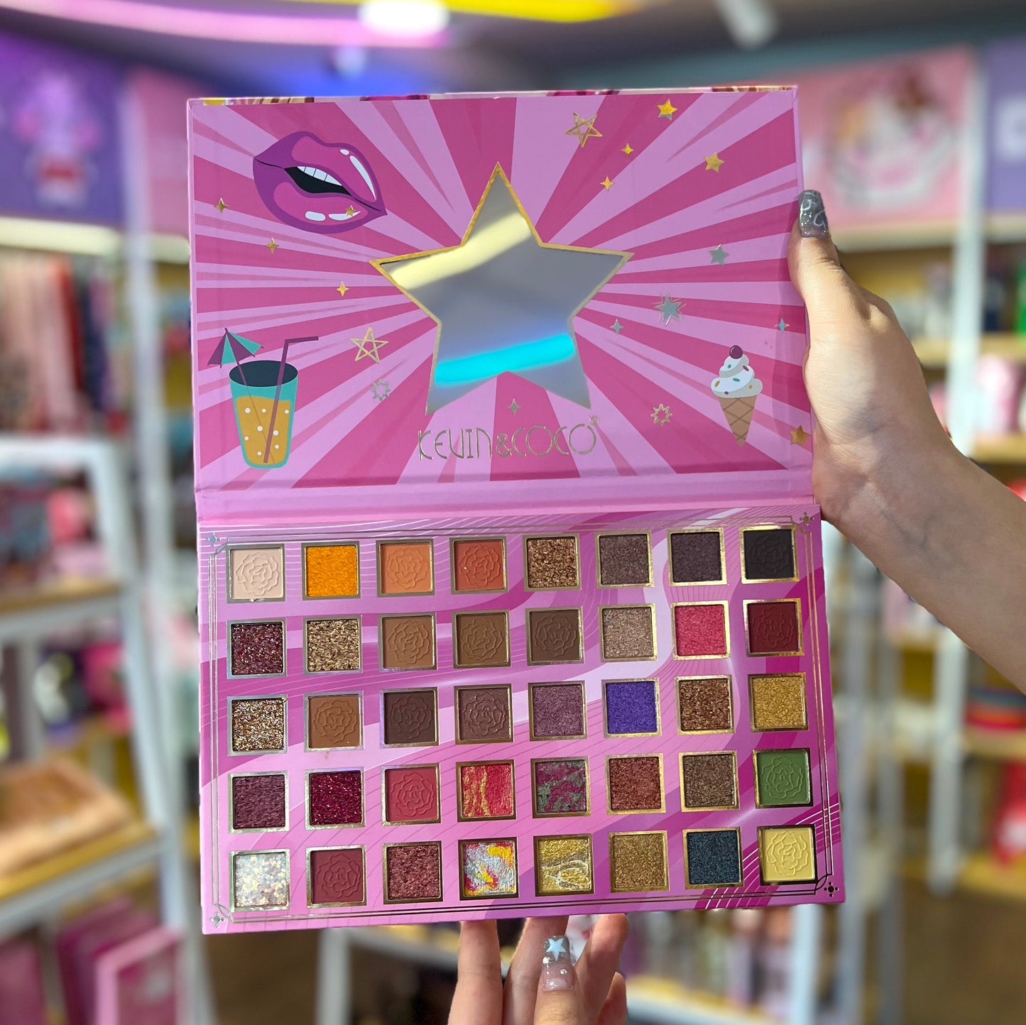 Paleta de Sombras Kevin & Coco - 40 Colores