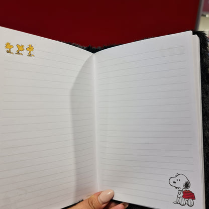 Libreta Snoopy felpa negra